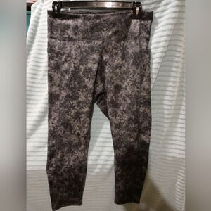 Floral Patterned Leggings DiP women's size XL Capri length
